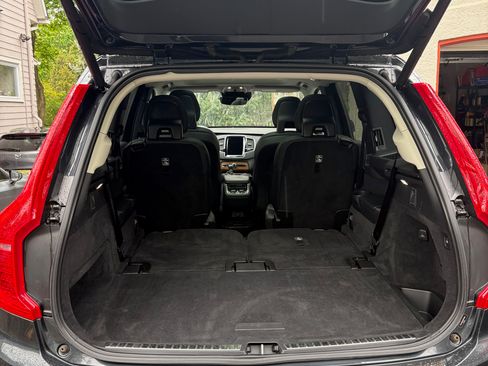 Used 2021 Volvo XC90 T6 Momentum AWD/4WD image 8