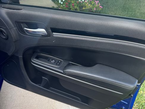 Used 2020 Chrysler 300 S w/ 300S Premium Group image 12