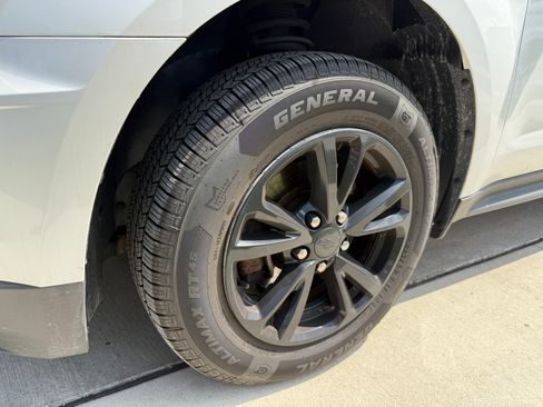 Used 2016 Chevrolet Equinox LT AWD/4WD image 12