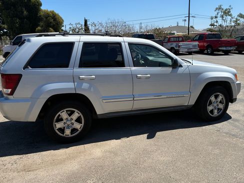 Used 2007 Jeep Grand Cherokee Limited w/ Trailer Tow Group IV RWD image 18