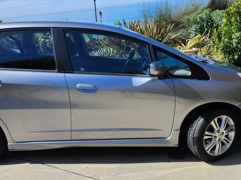 Used 2010 Honda Fit Sport image 1