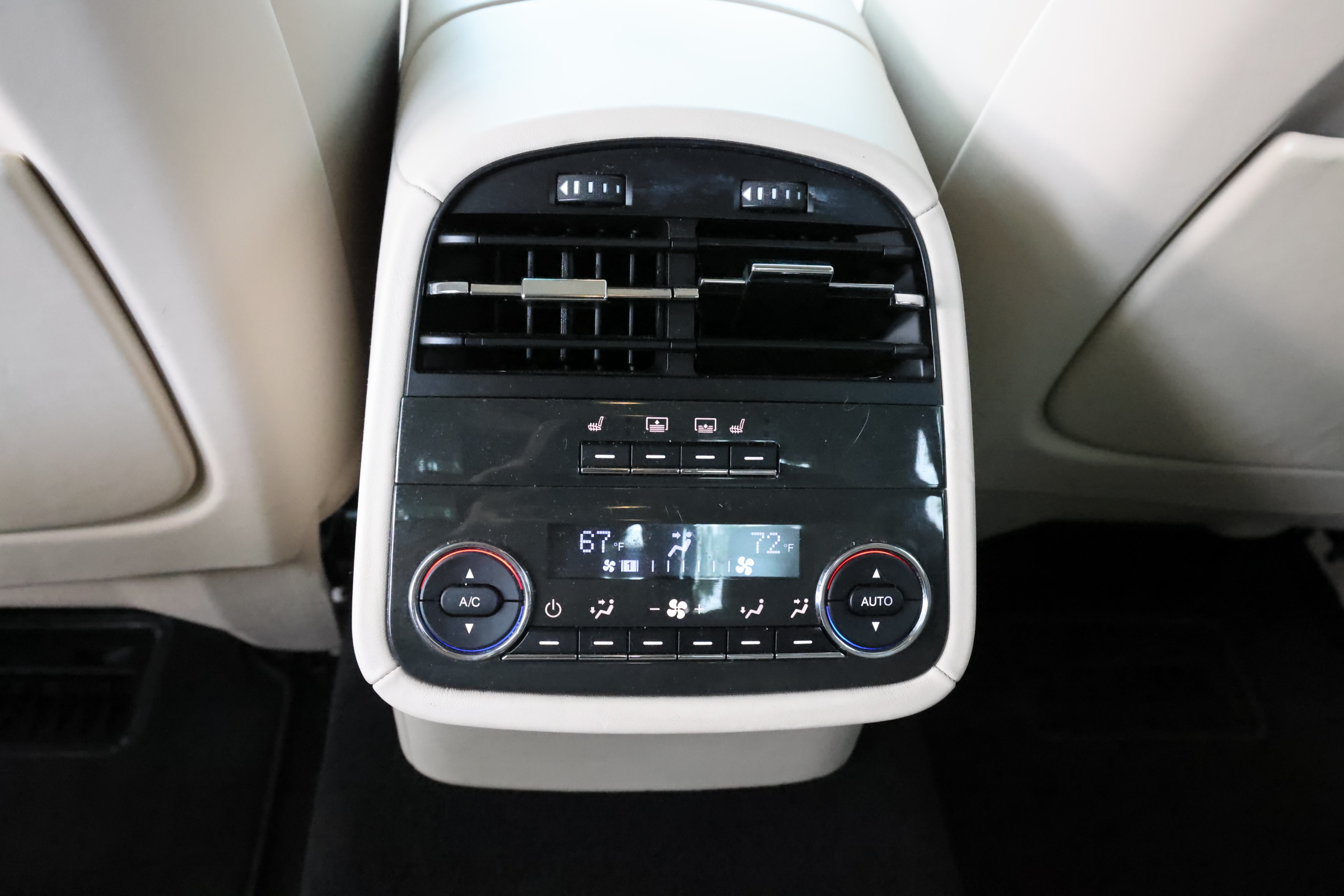 Used 2014 Maserati Quattroporte GTS RWD image 26