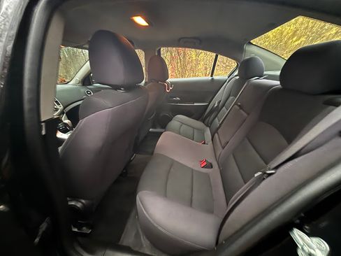 Used 2013 Chevrolet Cruze LT image 11