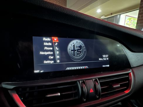 Used 2017 Alfa Romeo Giulia Ti image 5