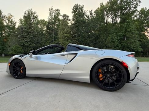 Used 2025 McLaren Artura Spider RWD image 12