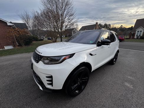 Used 2022 Land Rover Discovery S R-Dynamic image 2