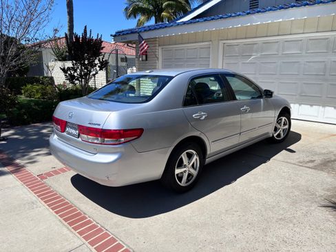 Used 2004 Honda Accord EX image 2