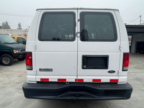 Used 2010 Ford E-250 and Econoline 250 image 12