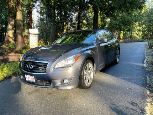 Used 2011 INFINITI M37 w/ Sport Pkg RWD image 1