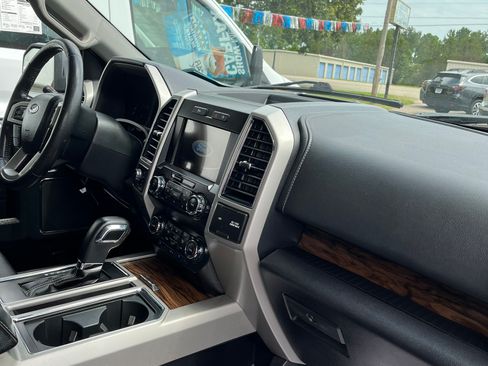 Used 2019 Ford F150 Lariat AWD/4WD image 8