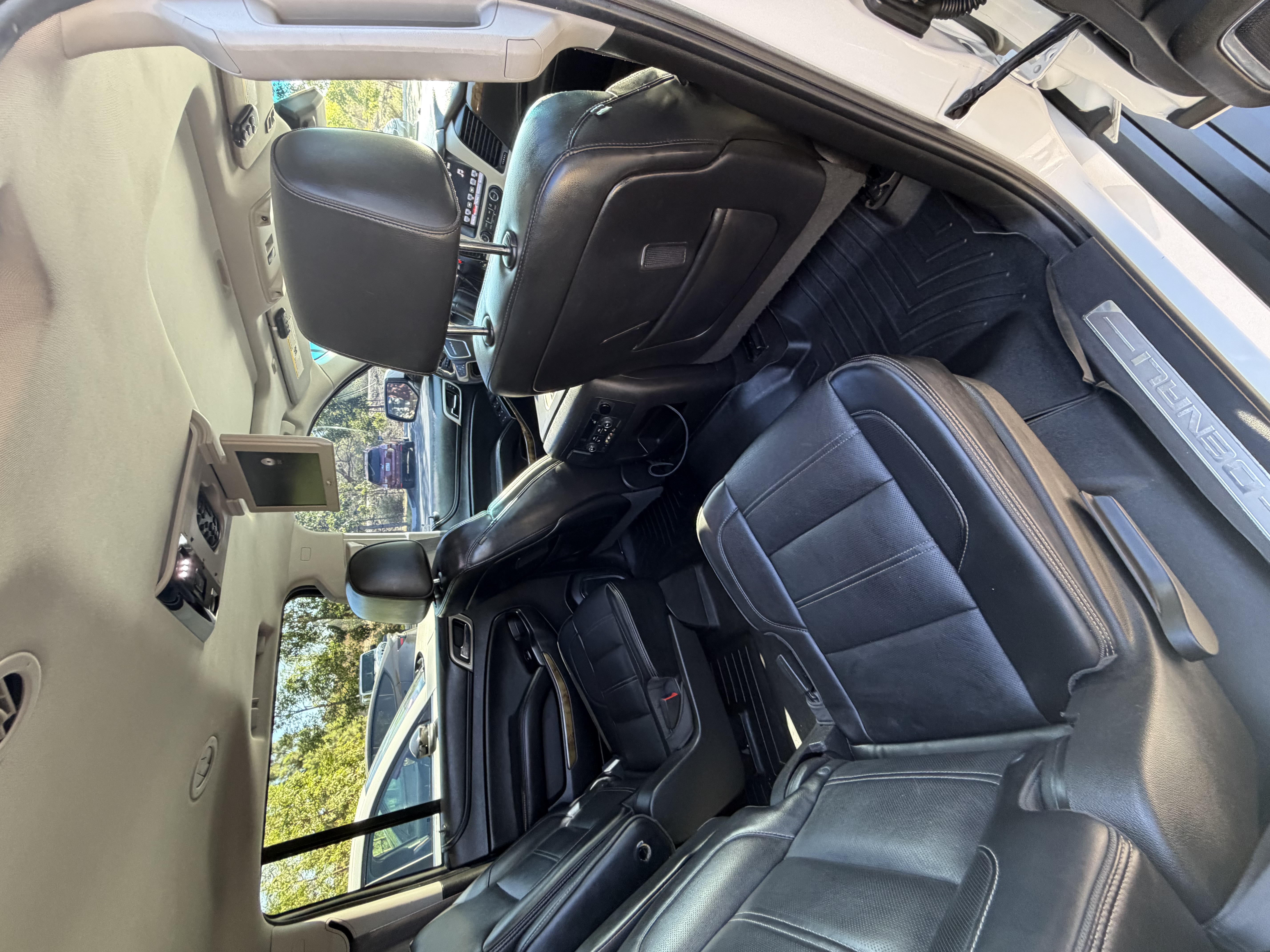 Used 2016 GMC Yukon XL Denali w/ Open Road Package AWD/4WD image 11