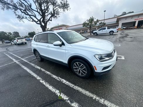 Used 2021 Volkswagen Tiguan S image 2