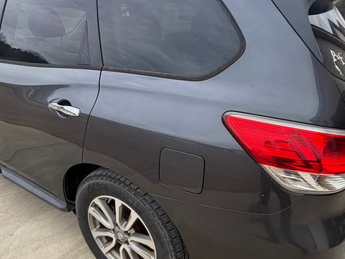 Used 2014 Nissan Pathfinder SV image 14