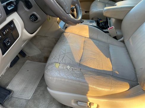 Used 2004 Toyota Land Cruiser image 9