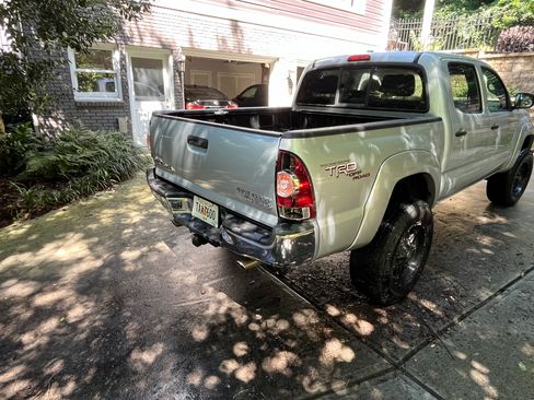 Used 2009 Toyota Tacoma PreRunner RWD image 8