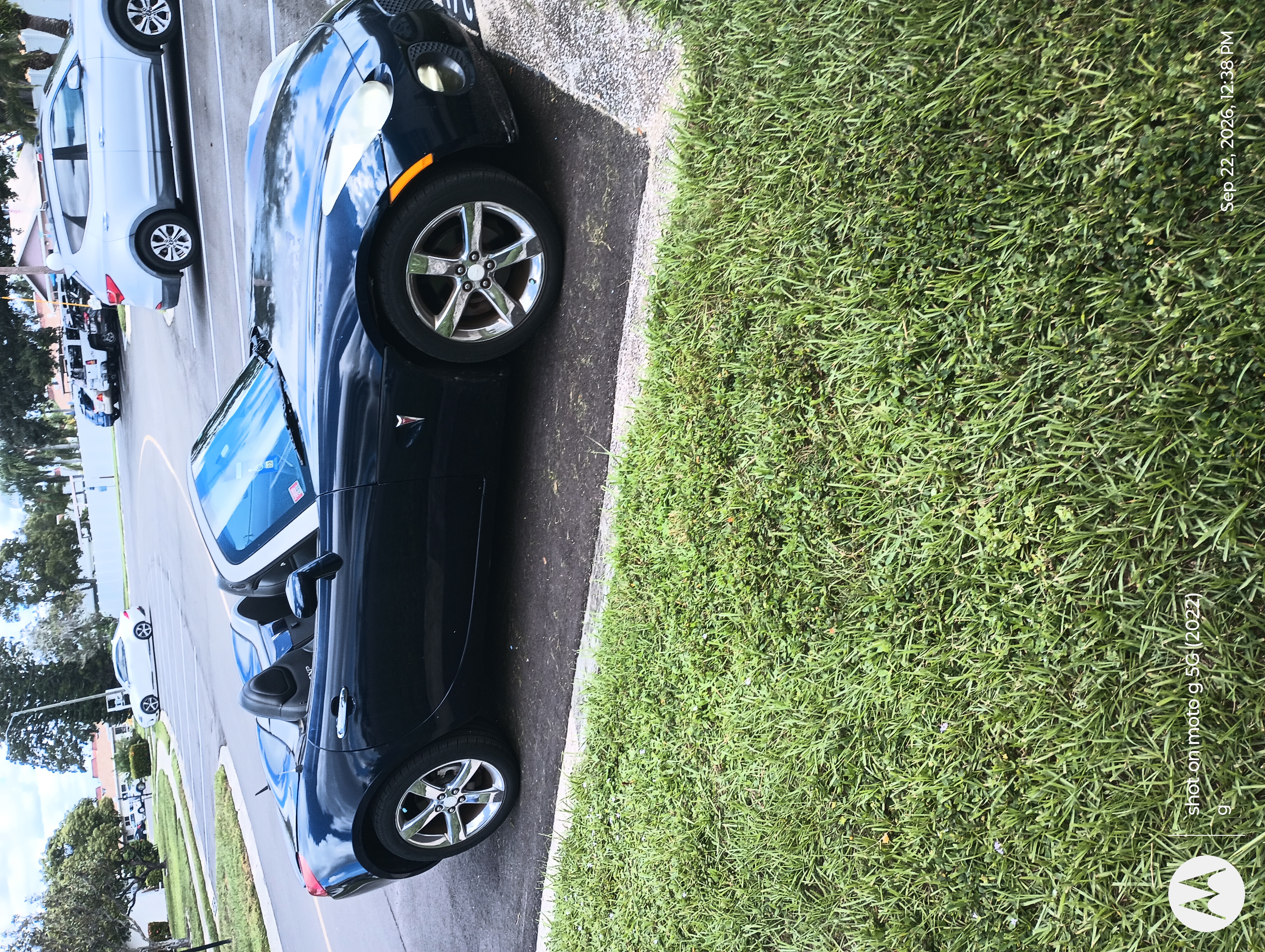 Used 2008 Pontiac Solstice GXP w/ Premium Package RWD image 6