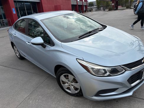 Used 2018 Chevrolet Cruze LS image 8