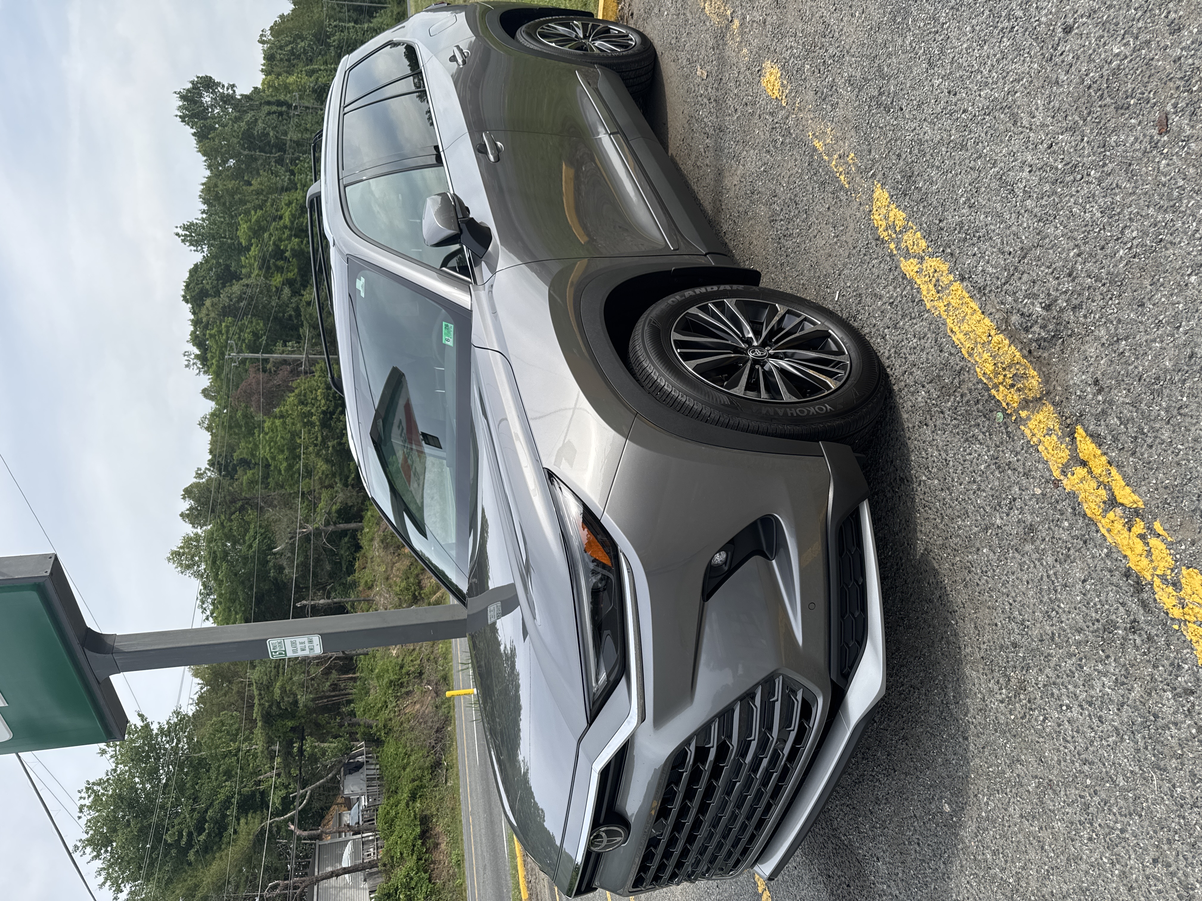 Used 2025 Toyota Grand Highlander AWD Hybrid image 2