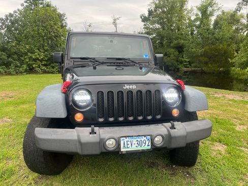 Used 2014 Jeep Wrangler Unlimited Sport w/ Quick Order Package 23S AWD/4WD image 10