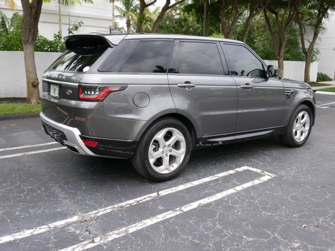 Used 2018 Land Rover Range Rover Sport HSE AWD/4WD image 6