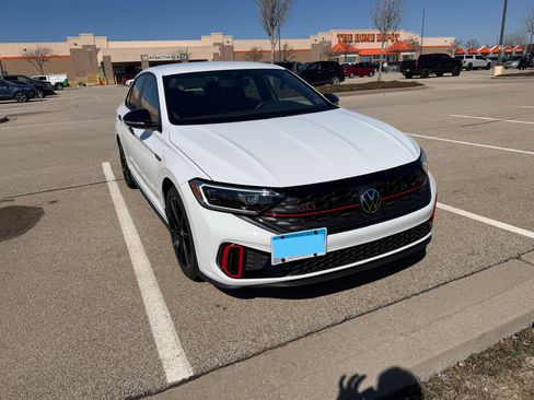 Used 2024 Volkswagen Jetta GLI 40th Anniversary Edition image 10