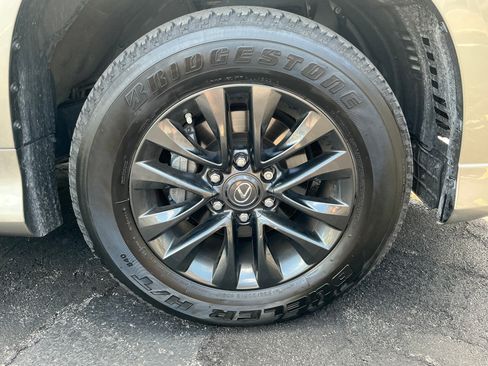 Used 2022 Lexus GX 460 Premium AWD/4WD image 16