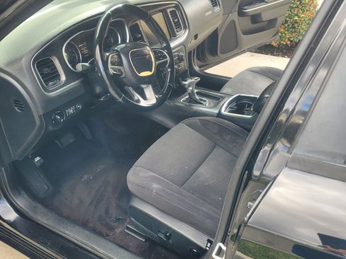 Used 2017 Dodge Charger SXT image 8