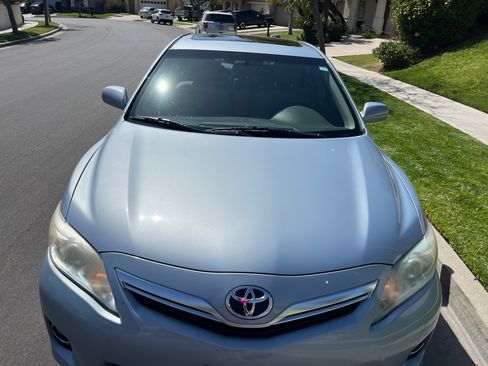 Used 2011 Toyota Camry Hybrid Sedan 4D image 5