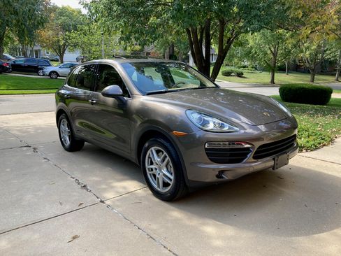 Used 2011 Porsche Cayenne S image 12