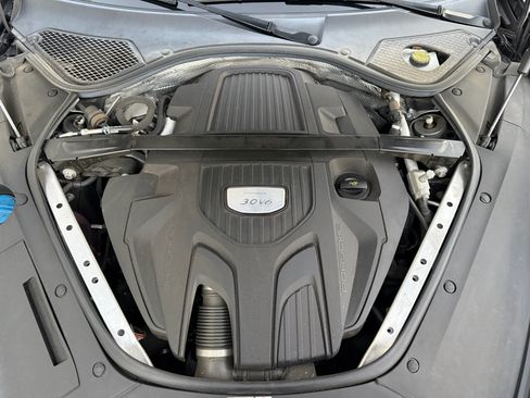 Used 2019 Porsche Panamera 4 image 23