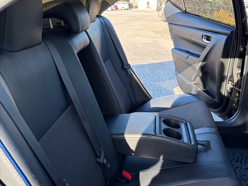 Used 2019 Toyota Corolla SE w/ SE Premium Package FWD image 14