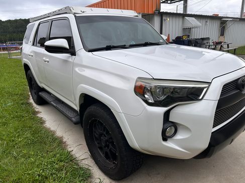 Used 2016 Toyota 4Runner SR5 image 4