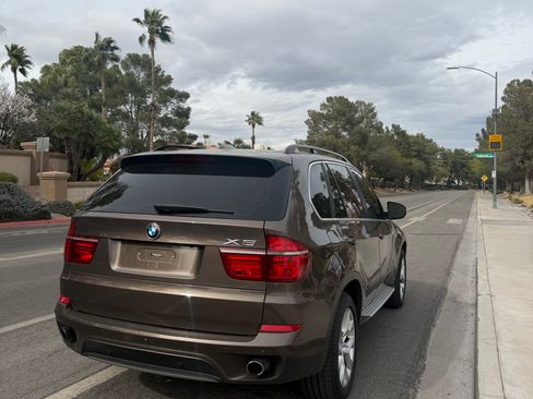 Used 2013 BMW X5 xDrive35i image 4