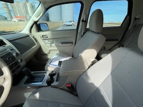 Used 2011 Ford Escape XLT w/ 202A Rapid Spec Order Code image 15