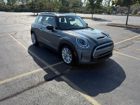Used 2022 MINI Cooper SE image 16