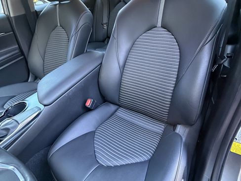 Used 2020 Toyota Camry SE image 13