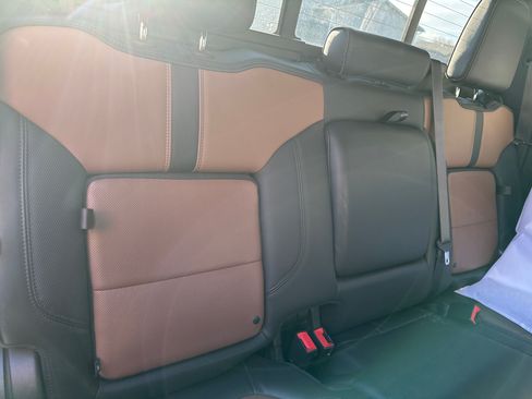 Used 2022 Chevrolet Silverado 3500 High Country image 11