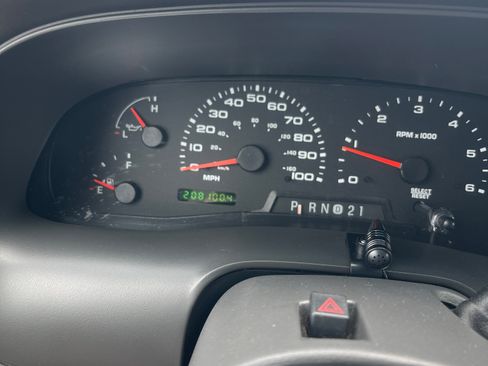 Used 2002 Ford Excursion XLT RWD image 11