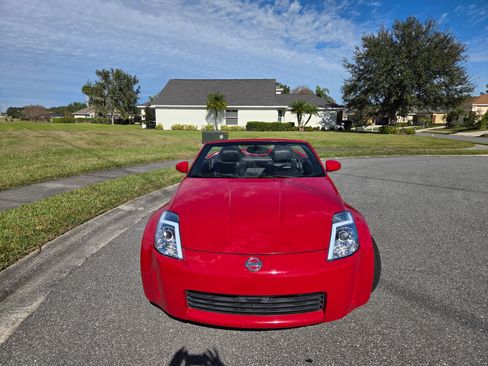 Used 2004 Nissan 350Z Touring image 2