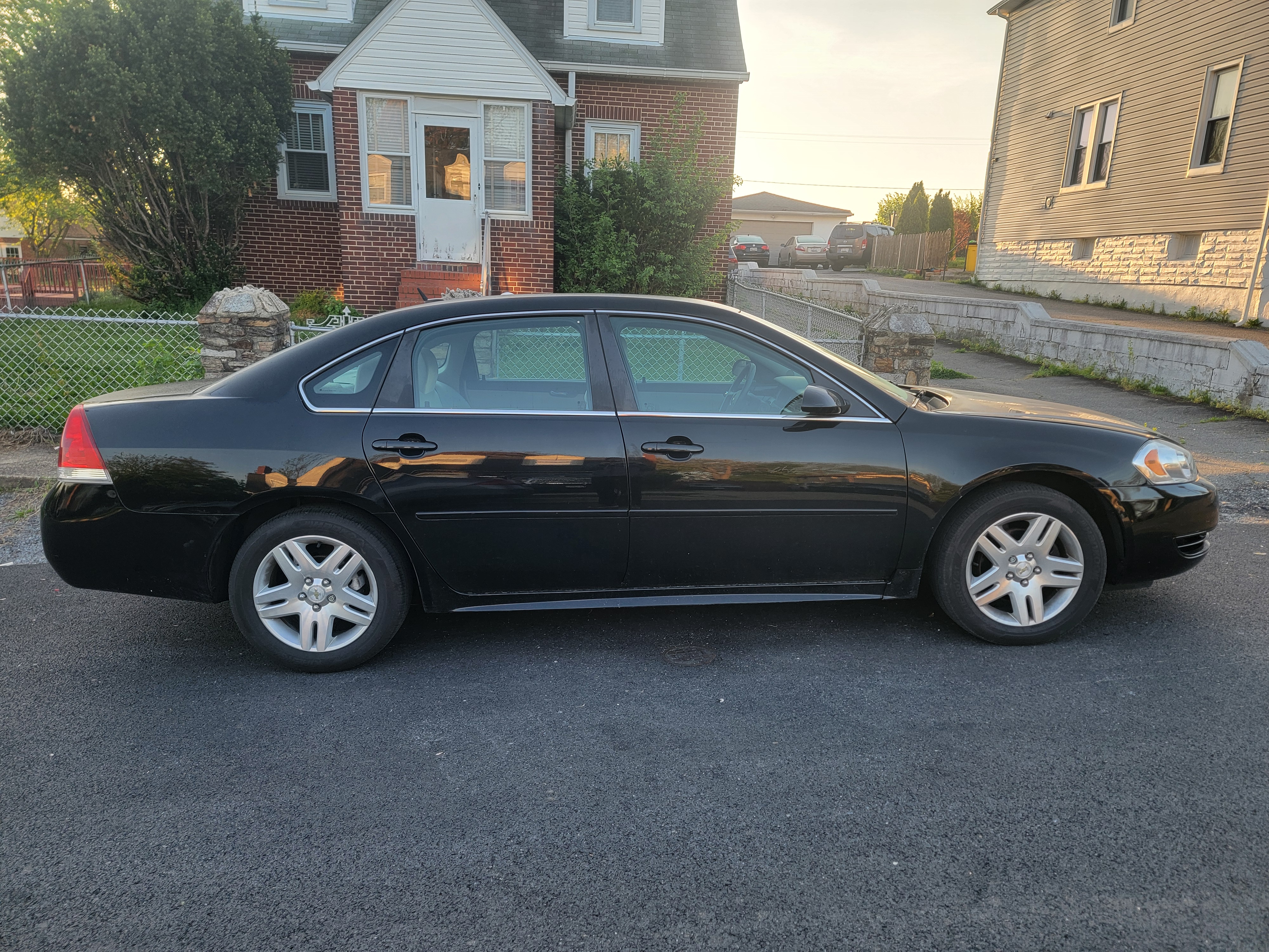 Used 2016 Chevrolet Impala LT FWD image 13