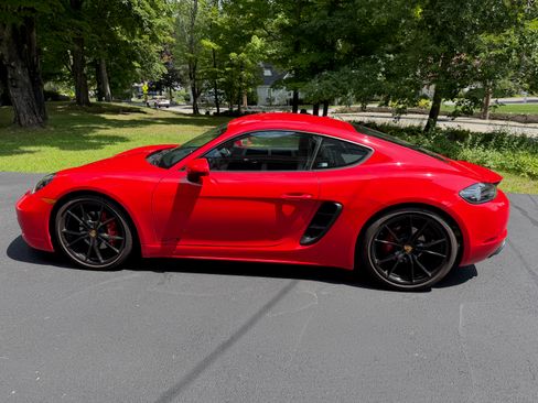 Used 2019 Porsche 718 Cayman GTS RWD image 5