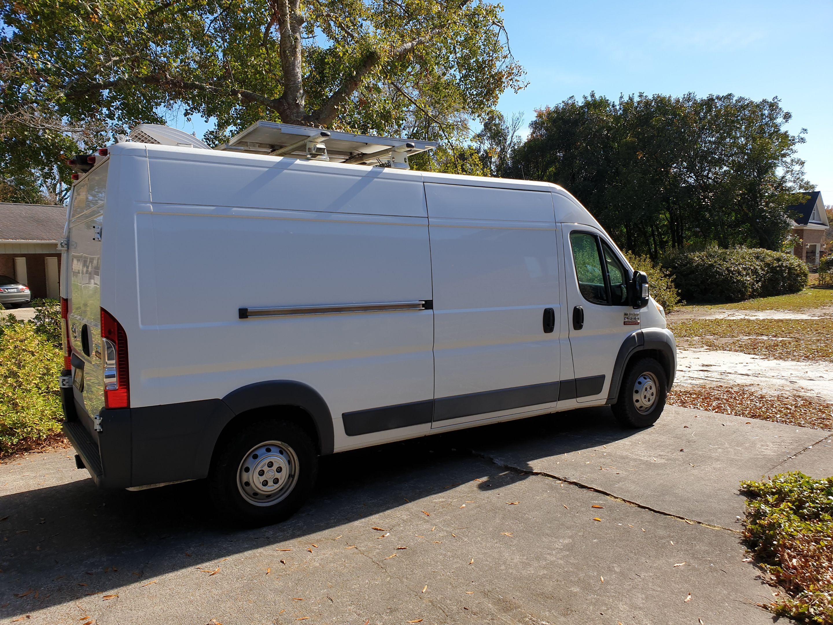 Used 2017 RAM ProMaster 2500 w/ Mopar Trailer Tow Group FWD image 2