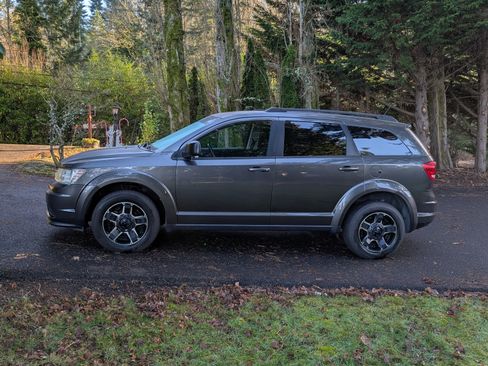Used 2016 Dodge Journey SE image 6