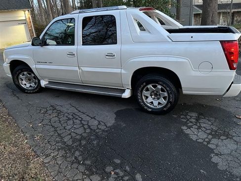 Used 2006 Cadillac Escalade EXT image 4