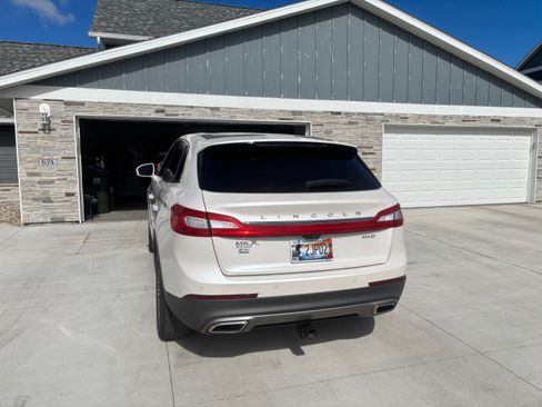 Used 2017 Lincoln MKX Reserve w/ Lincoln MKX Climate Package image 5