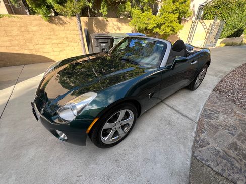 Used 2008 Pontiac Solstice Convertible w/ Preferred Package RWD image 4
