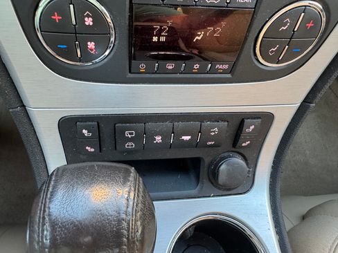 Used 2011 GMC Acadia SLT FWD image 22