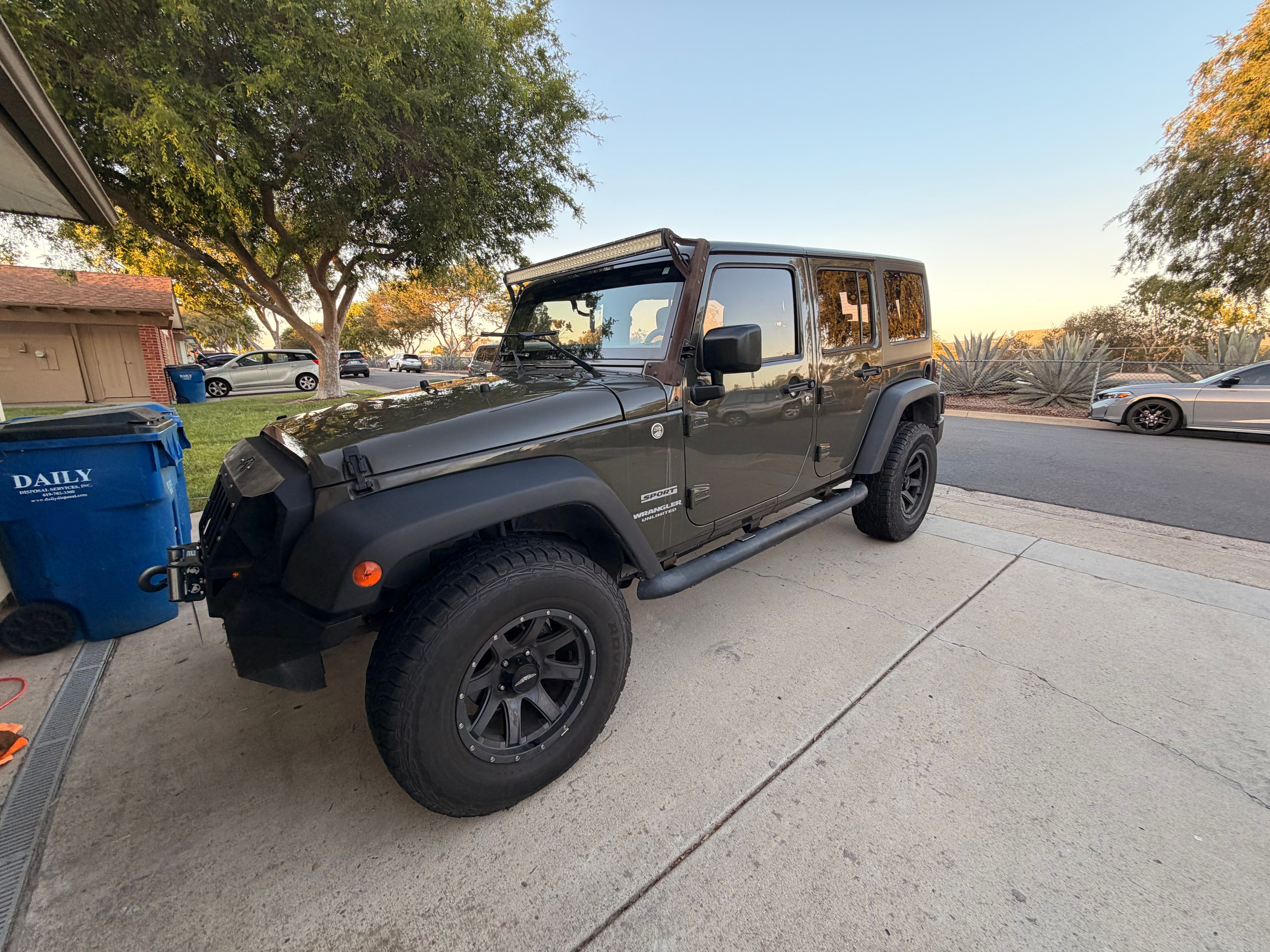 Used 2015 Jeep Wrangler Unlimited Sport w/ Connectivity Group AWD/4WD image 2