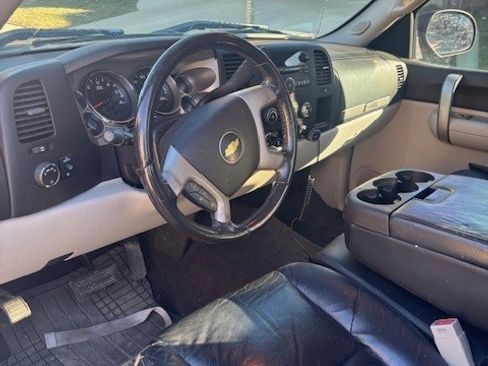 Used 2009 Chevrolet Silverado 1500 LT w/ Power Pack Plus image 4