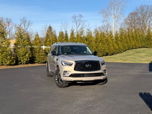 Used 2021 INFINITI QX80 Premium Select w/ Cargo Package image 2